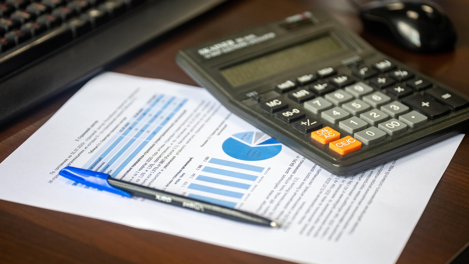 Financial report and calculator for deal budgeting