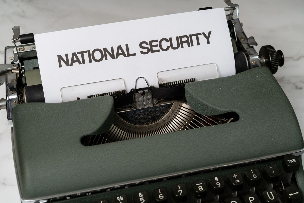 Document metadata scrubbing and data room security
