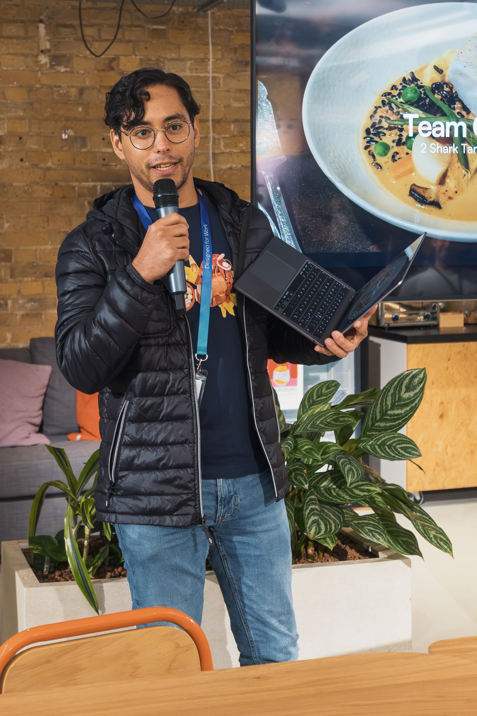 Share Your Pitch Deck and Demo Together