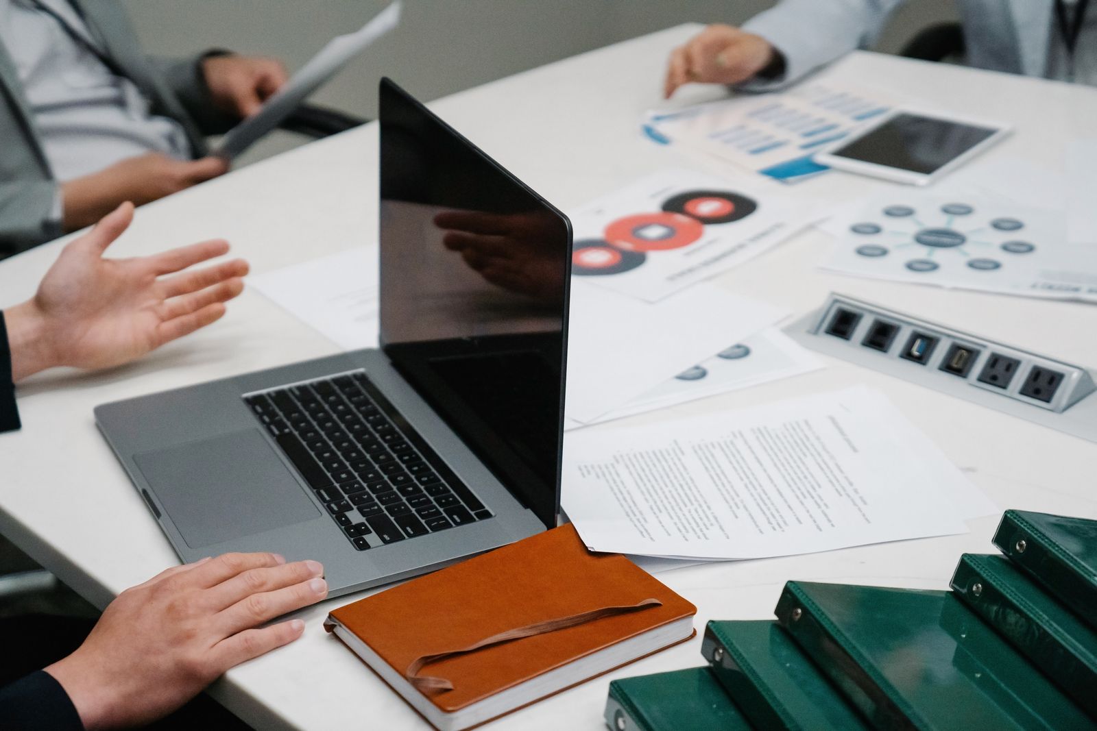 What Belongs in a Digital Sales Room?